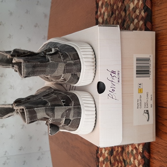 Blowfish Malibu CUDDLEFISH Mid Top Sneakers - Picture 10 of 12